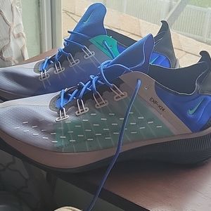 Nike sneakers brand new never worn no box no tag